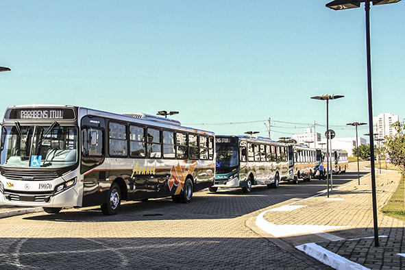 Novos ônibus passam a integrar  transporte coletivo