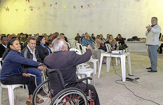 Prefeito tem encontro com  moradores do Jd. Aeroporto