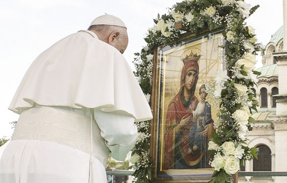 Papa acrescenta três invocações à Ladainha de Nossa Senhora