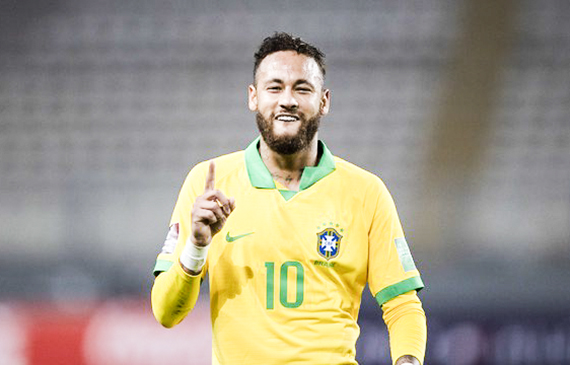 Neymar chega a 19 hat-tricks na carreira e mantém tradição de homenagear ídolos