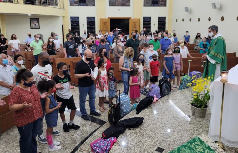 Benção das mochilas na Paróquia Senhor do Horto e São Lázaro