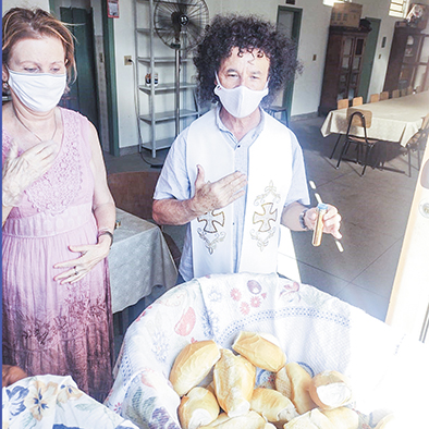 Mais de 100 famílias recebem toda semana o “Pão de Santo Antonio”