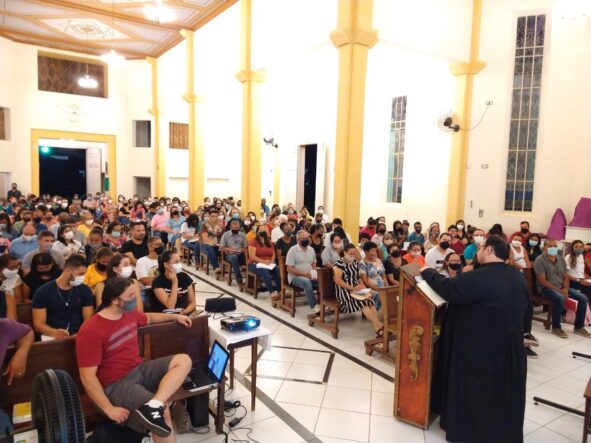 Curso “Fé Católica” na Sagrada Família