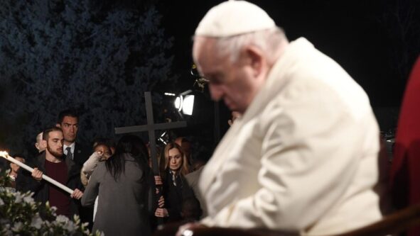 Via-Sacra: “Senhor, desarmai a mão levantada do irmão contra o irmão”