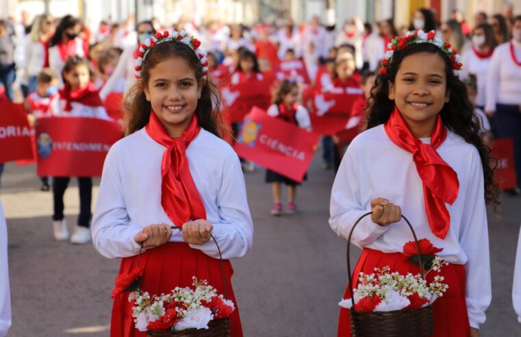 Desfile do Divino celebra tradição em Itu