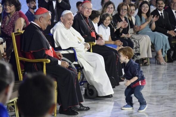 Papa Francisco às famílias: “vivam com os olhos voltados para o Céu”