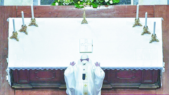 Papa: “Chega de polêmicas sobre a liturgia, redescubramos sua beleza”