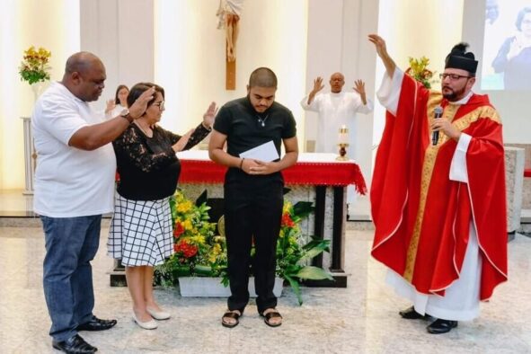 Paróquia da Aparecida celebra envio de seminarista