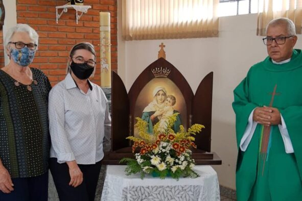 Paróquia São Camilo recebeu Mãe Peregrina