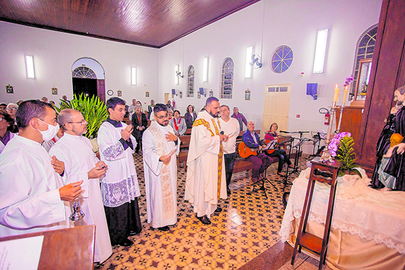 Paróquias e comunidades festejam São Vicente, São Miguel e Santa Teresinha