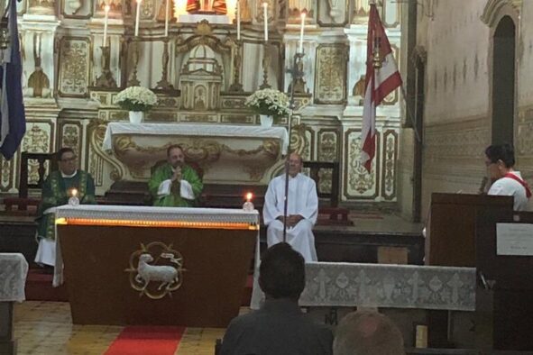 Padre Francisco Carlos recebe homenagem por seu aniversário