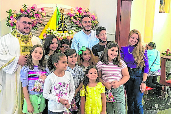 “Padroeira do Brasil” tem missa com coral de crianças na São Luís