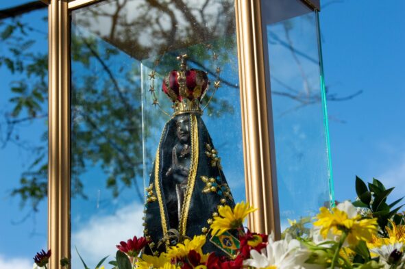 Nossa Senhora da Conceição Aparecida: do fundo das águas para o coração do povo