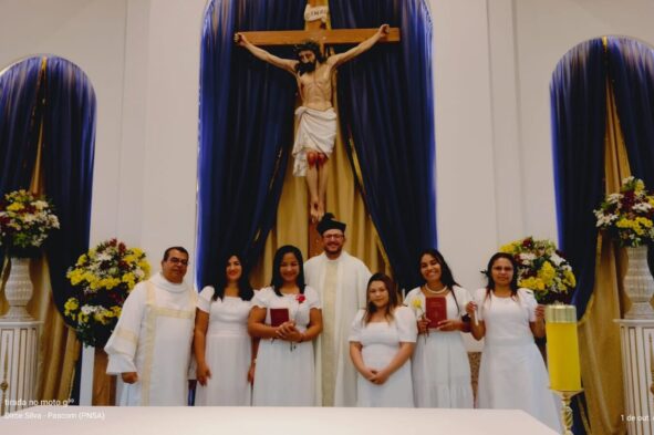 Paróquia Aparecida realiza Batismo e 1ª Eucaristia de adultos