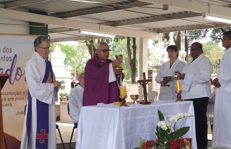 Paróquia São Camilo: missa com grande presença de fiéis