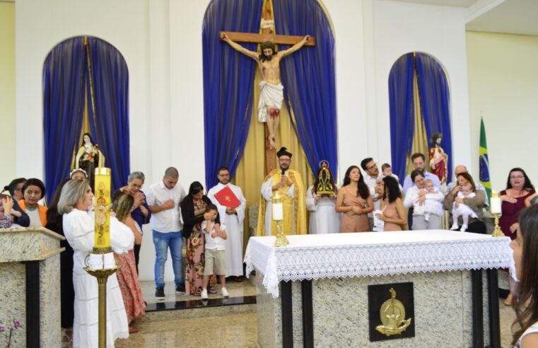 Paróquia Aparecida realiza batizados