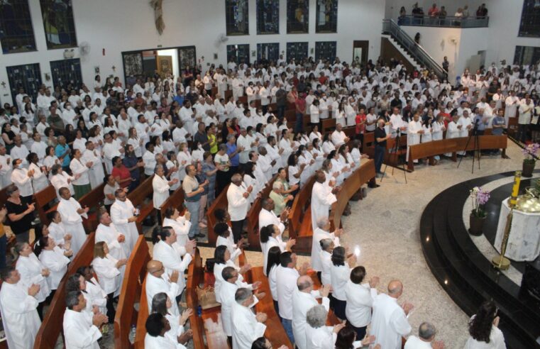 Encontro Diocesano reúne 800 Ministros da Eucaristia