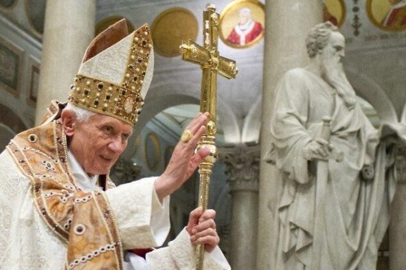 Dom Vicente celebra missa pela alma de Bento XVI nesta segunda