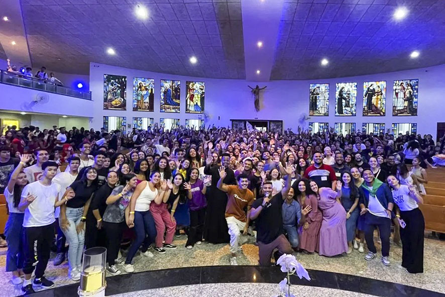 Vigília Diocesana reúne 900 jovens em Jundiaí