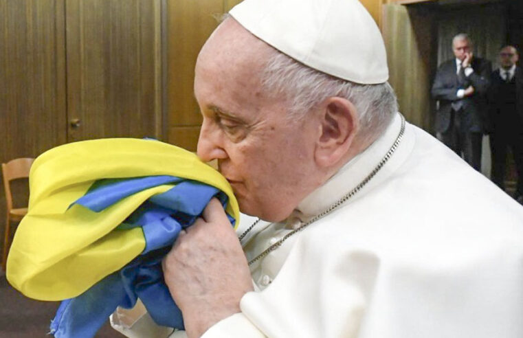 Papa: a guerra destrói. Olhemos para a Ucrânia sem medo de sofrer