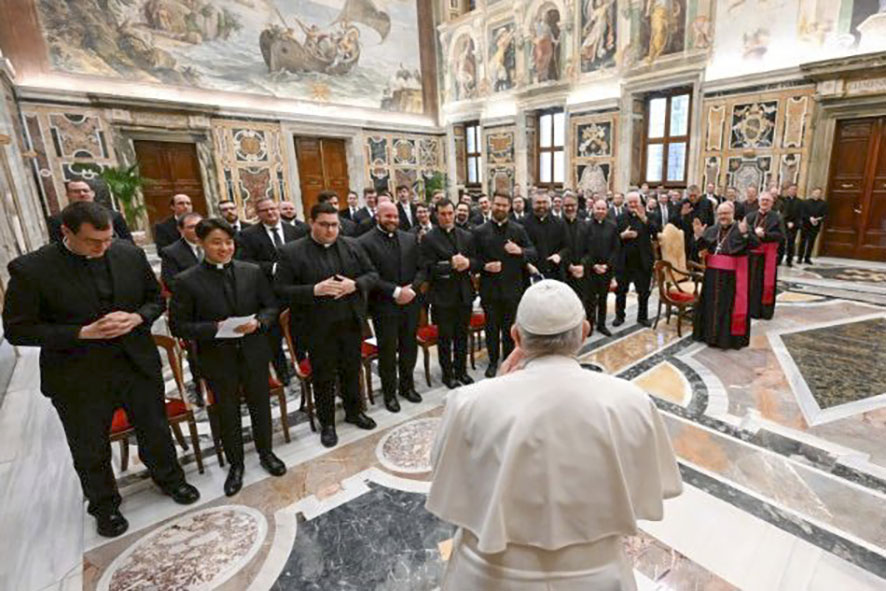 Papa aos futuros sacerdotes: sejam sempre sinal de uma Igreja em saída