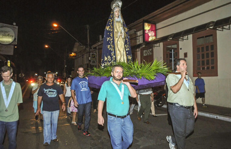 Imagem de Nossa Senhora das Dores chega à Igreja Nossa Senhora da Candelária neste sábado