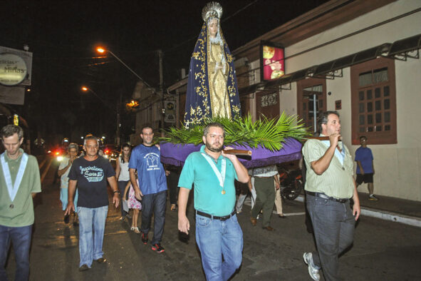 Imagem de Nossa Senhora das Dores chega à Igreja Nossa Senhora da Candelária neste sábado