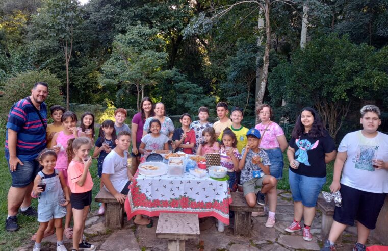 Coroinhas e Acólitos da São Cristóvão festejam a Páscoa