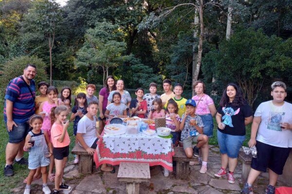 Coroinhas e Acólitos da São Cristóvão festejam a Páscoa
