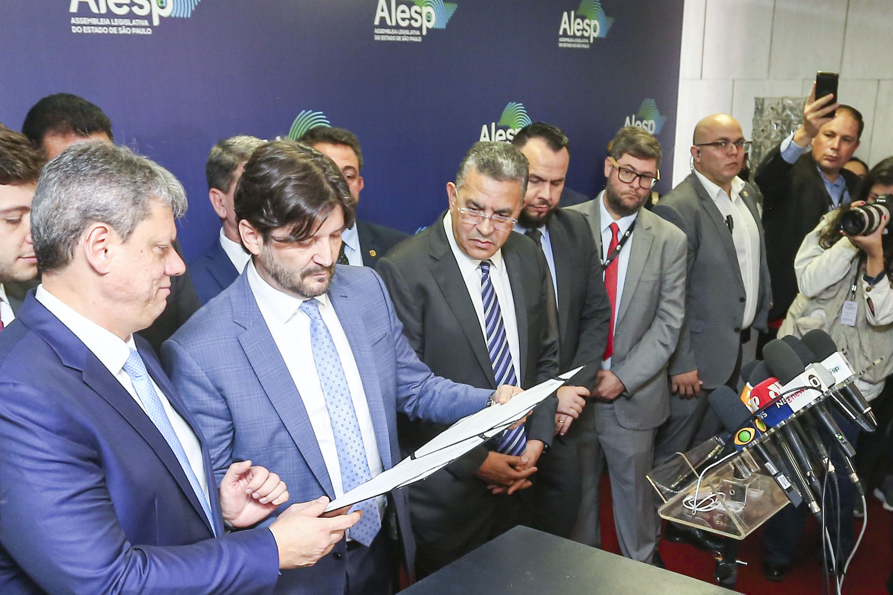 Governo de SP envia à Alesp proposta de aumento salarial para policiais