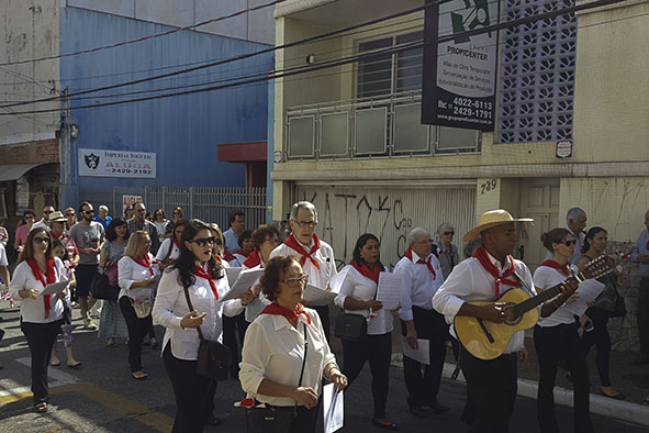 Cortejo da Folia do Divino em Itu