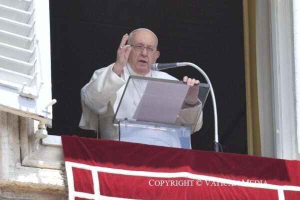 Papa Francisco: “Jesus está sempre conosco e intercede por nós junto ao Pai”