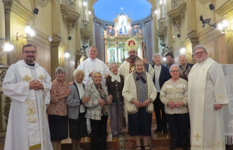 Dom Arnaldo presidiu o encerramento da Semana Madre Teodora