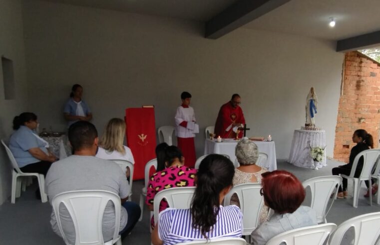 Comunidade Nossa Senhora de Lourdes acolhe sua padroeira e inaugura novo espaço