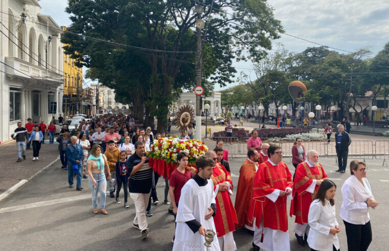 Festejos do Divino na Paróquia da Candelária