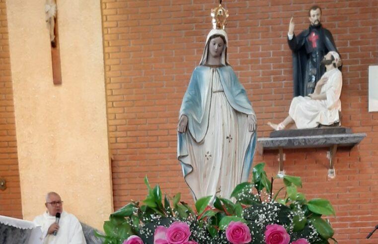 São Camilo realiza Coroação de Nossa Senhora