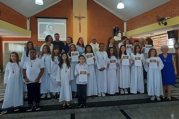 Paróquia São Camilo realiza Primeira Eucaristia