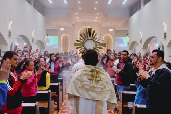 Missa da Família na Paróquia Aparecida