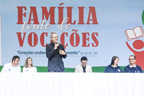 Aproximadamente 2 mil pessoas participaram do Simpósio Nacional das Famílias, em Aparecida (SP)