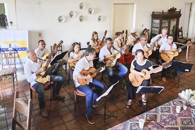 Orquestra de Viola Caipira  se apresenta no Cila  neste domingo