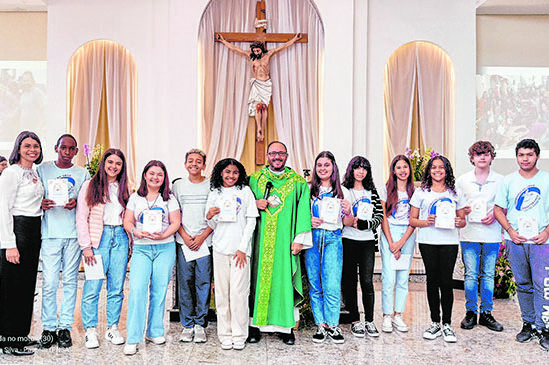 Adolescentes renovam Promessas do Batismo na Aparecida