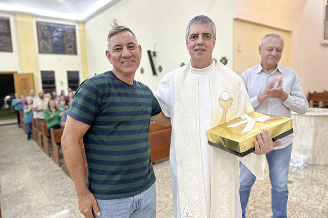 Padre Genival celebrou missa na Senhor do Horto