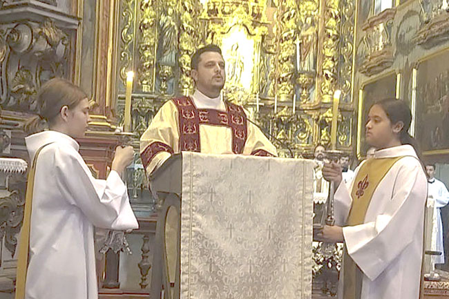 Diácono Bruno é apresentado na Candelária