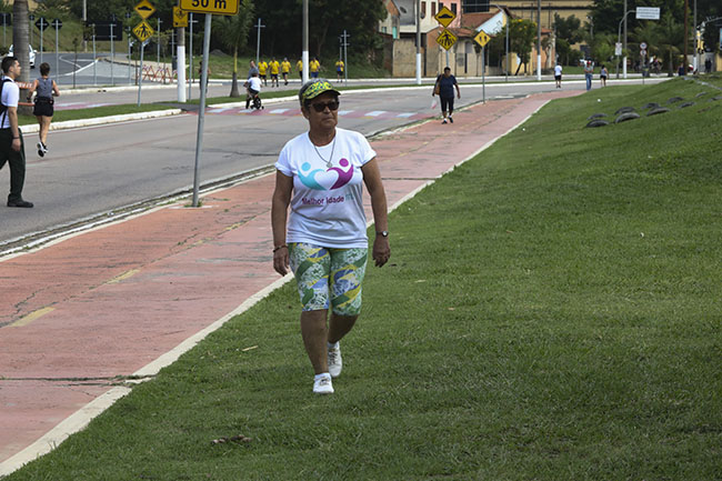 Caminhada em outubro marca  o Dia Internacional do Idoso