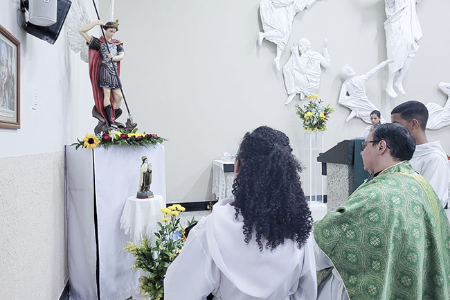 Novena de São Miguel na Sagrada Família