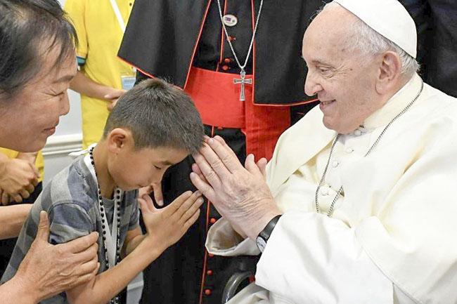 Francisco: só o amor vence o egoísmo e faz avançar o mundo