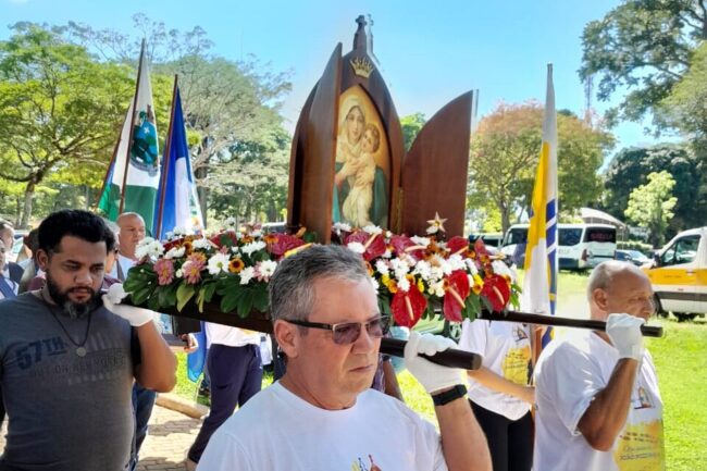 Romaria ao Santuário da Mãe Peregrina em Atibaia