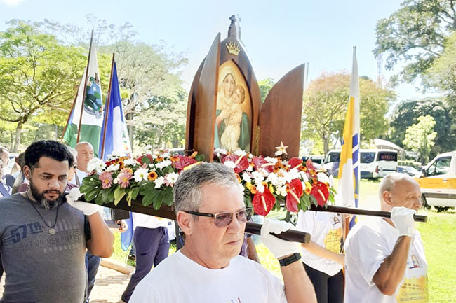 Romaria Jubilar reúne missionárias e famílias da Campanha da Mãe Peregrina