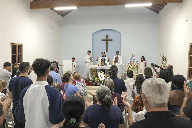 Primeira missa na Capela Nossa Senhora do Rosário e São João Batista