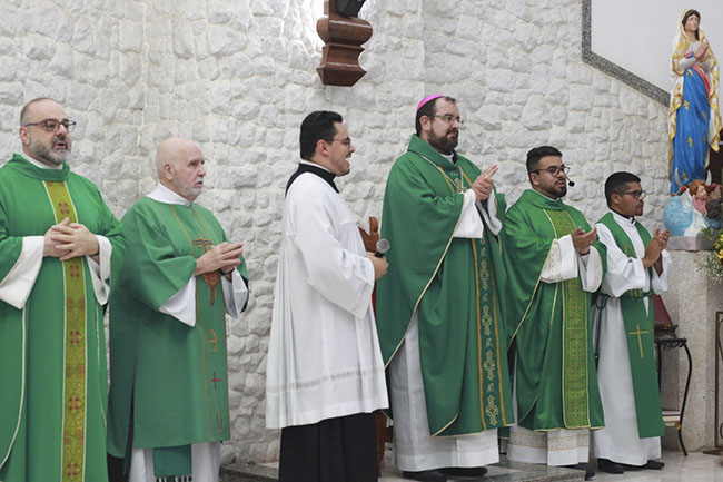 Padre Diego assume missão de pároco na São João Batista